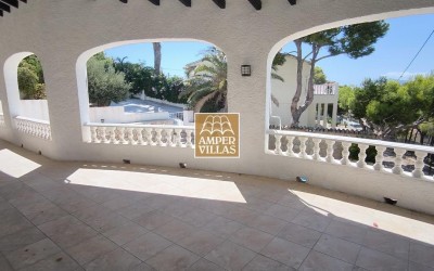 Beautiful and spacious Mediterranean villa with large terraces.